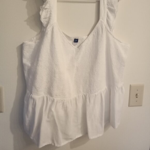 Old Navy Tops - Old Navy Flutter Sleeve Top